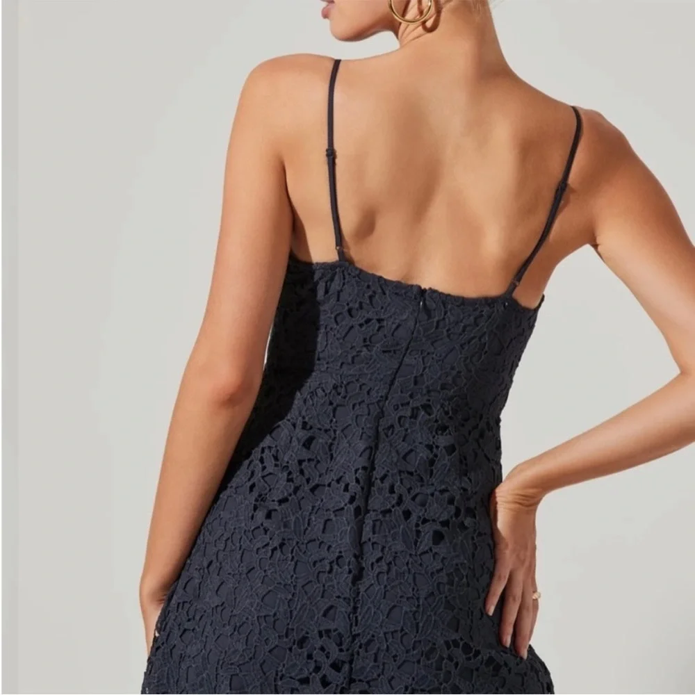 ASTR the label LACE A LINE MIDI DRESS - Picture 5 of 12